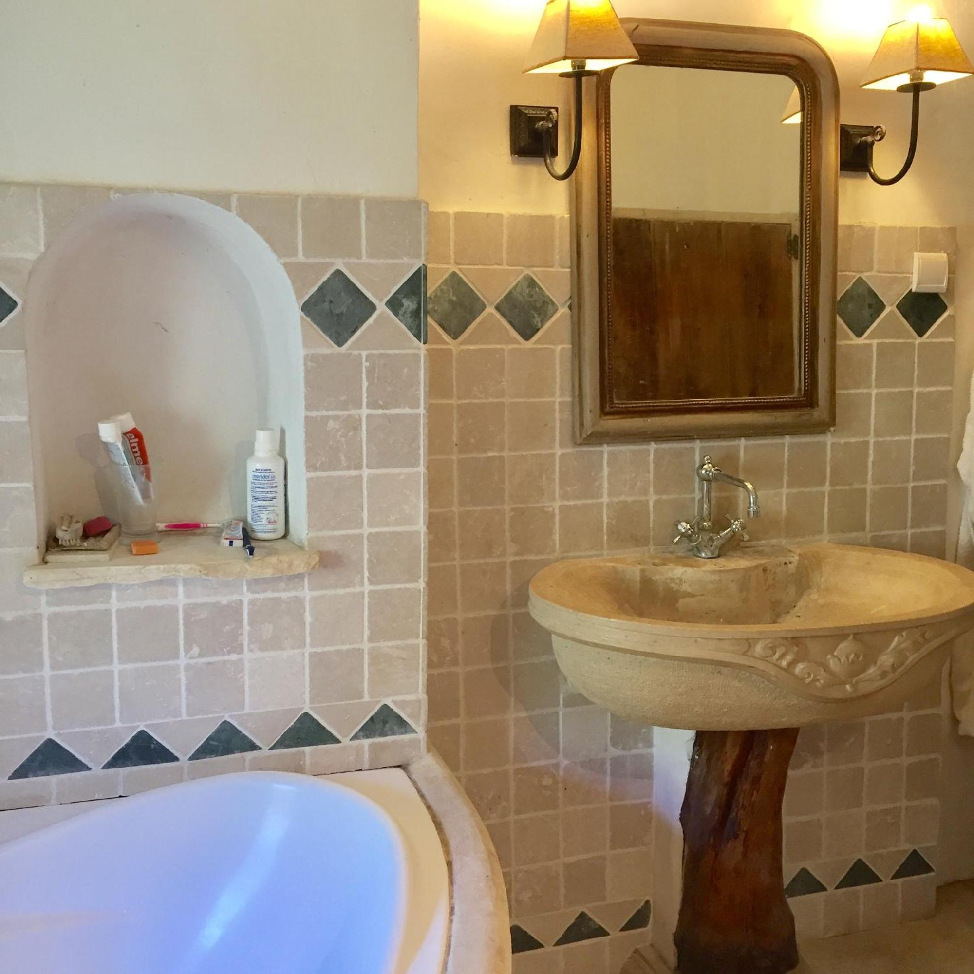 La Maison De Vergol Montbrun-les-Bains Bagian luar foto