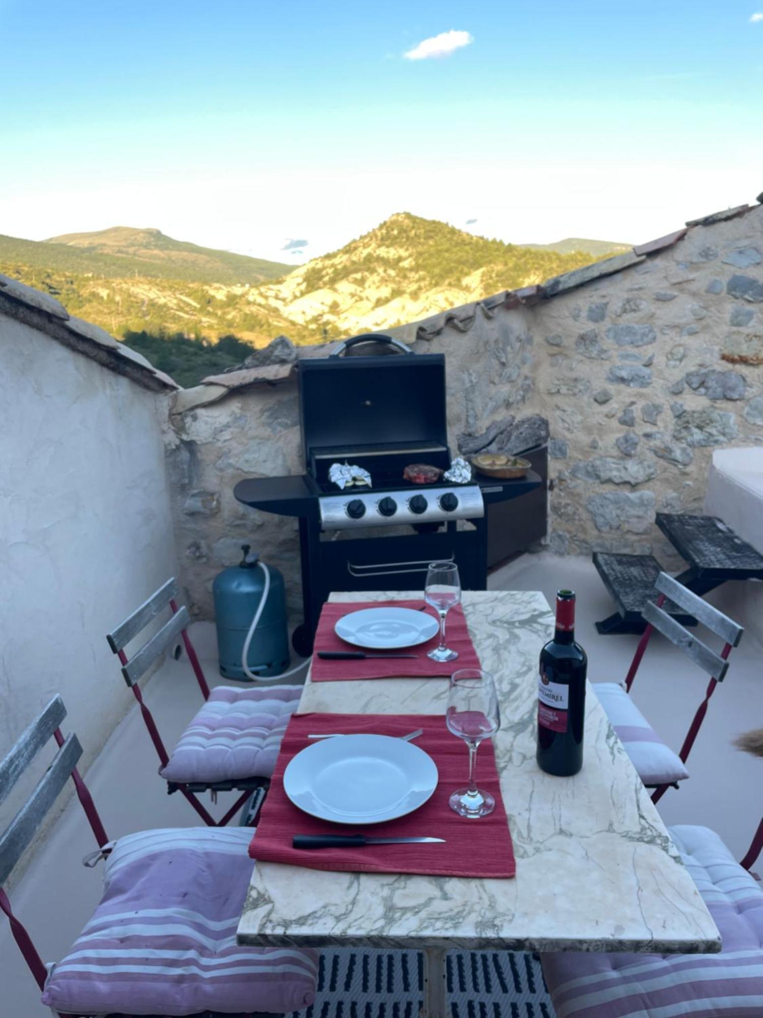 La Maison De Vergol Montbrun-les-Bains Bagian luar foto